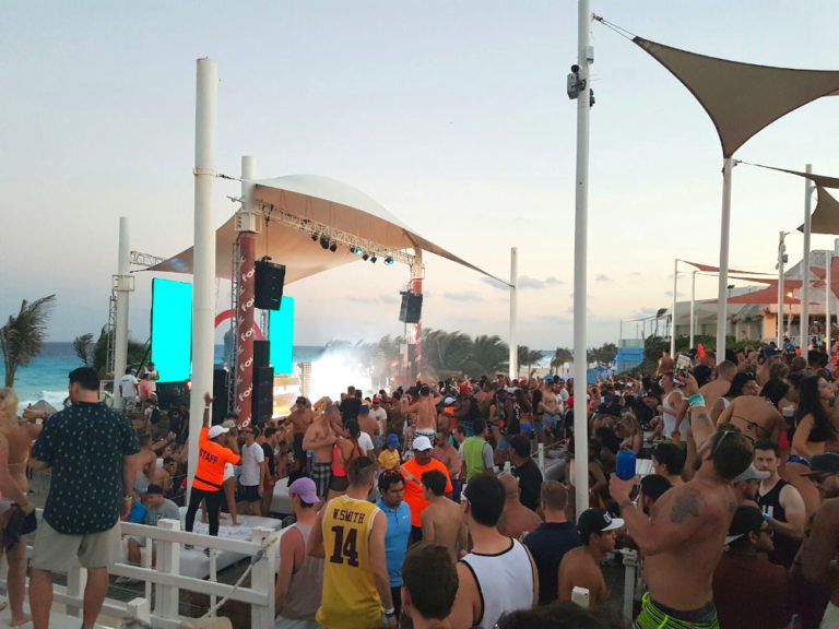 Spring Break Cancun 2024 wo Party & Paradies sich vereinen